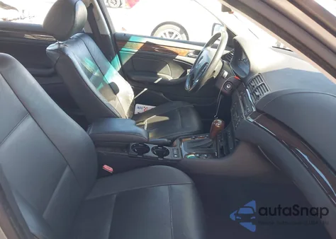 2004 BMW 325Xi из США, поврежденный, VIN WBAEU33434PR07538